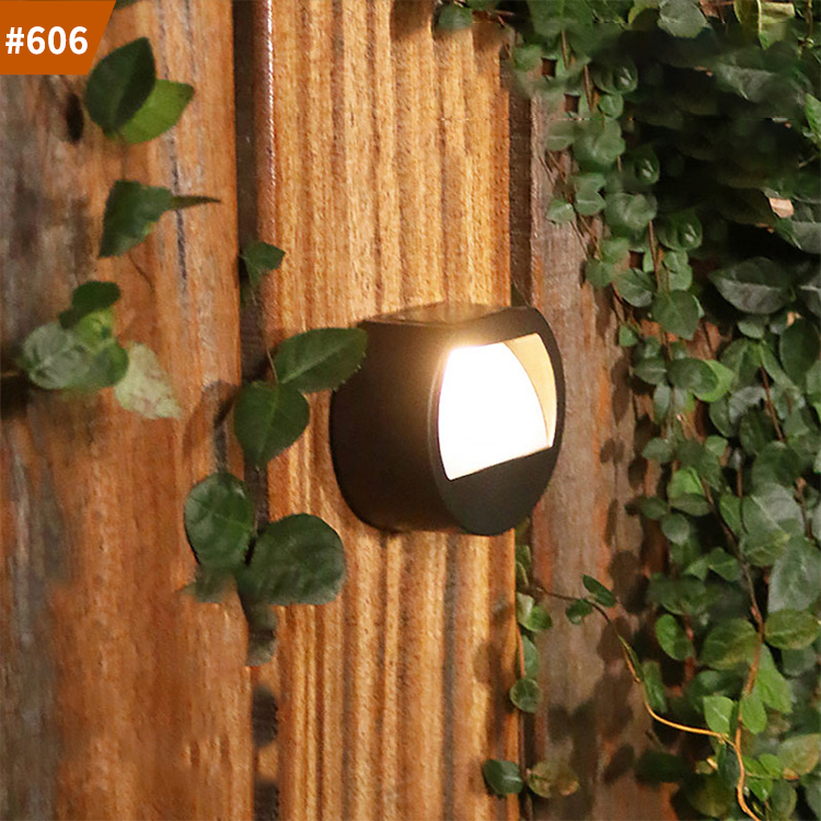 solar power outdoor wall lamp